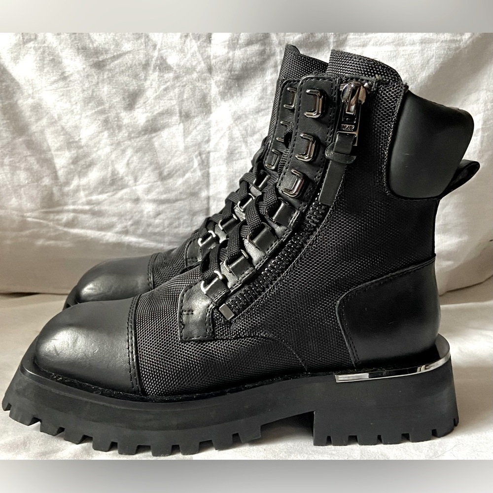 DKNY Women's Black Talma Lace-Up Combat Booties Shoe Size 6.5M NWOB
